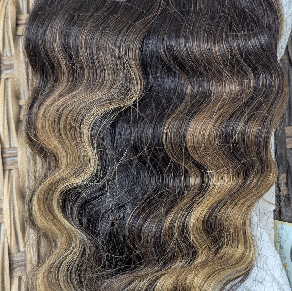 Woman Lace Front Wig - Picture 5 of 15